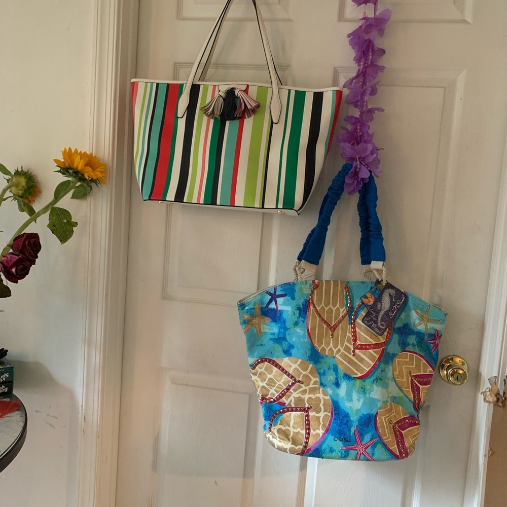 2 Beach bags never used $10